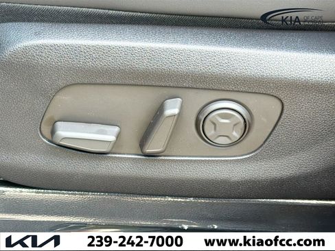 New 2026 Kia Carnival EX FWD image 25
