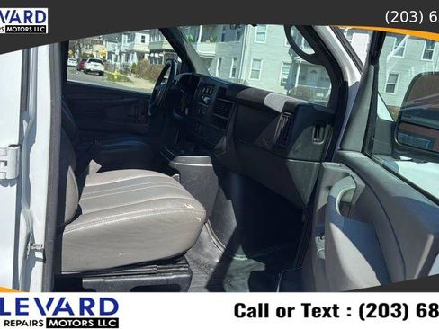 Used 2015 Chevrolet Express 2500 Extended RWD image 26