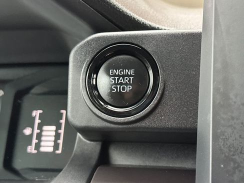 Used 2025 Toyota Tacoma SR5 image 22