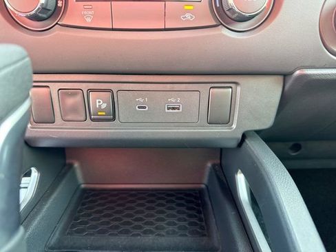 Certified 2025 Nissan Frontier SV RWD image 22