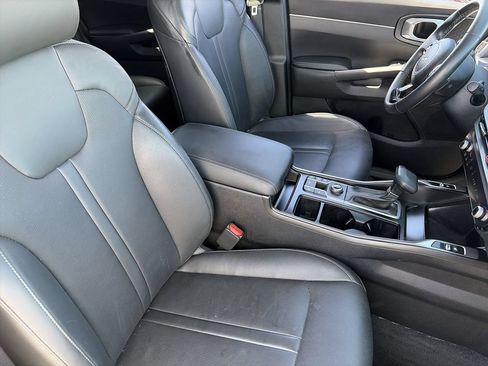 Used 2024 Kia Sorento S w/ Panoramic Sunroof Package FWD image 10