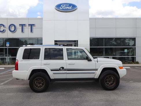 Used 2008 Jeep Commander Limited RWD image 18