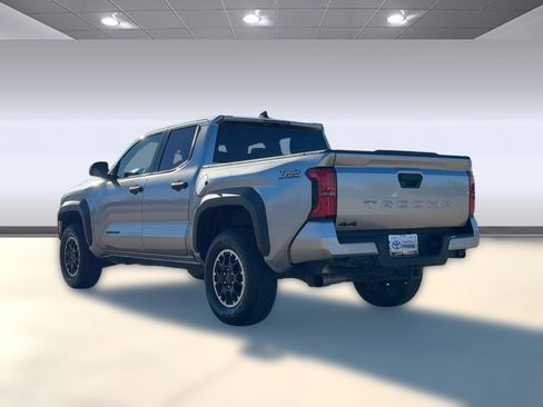 Used 2024 Toyota Tacoma TRD Off-Road image 3