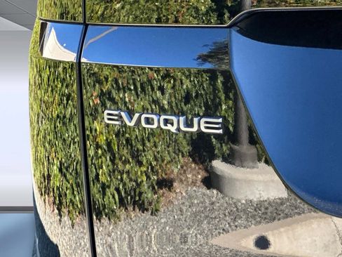 Used 2025 Land Rover Range Rover Evoque S image 22