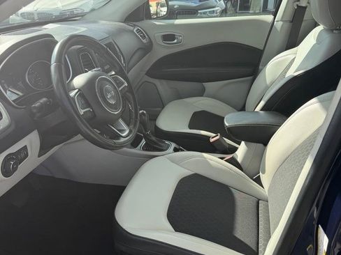Used 2018 Jeep Compass Latitude w/ Popular Equipment Group AWD/4WD image 14