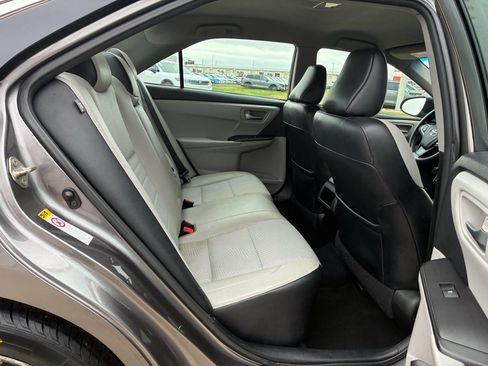 Used 2017 Toyota Camry SE image 22