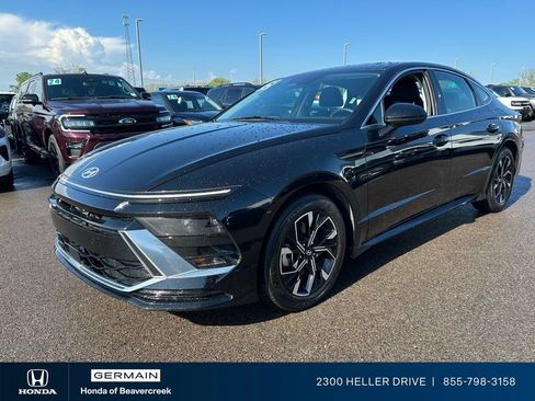 Used 2025 Hyundai Sonata SEL FWD image 3
