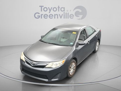 Used 2013 Toyota Camry LE image 24