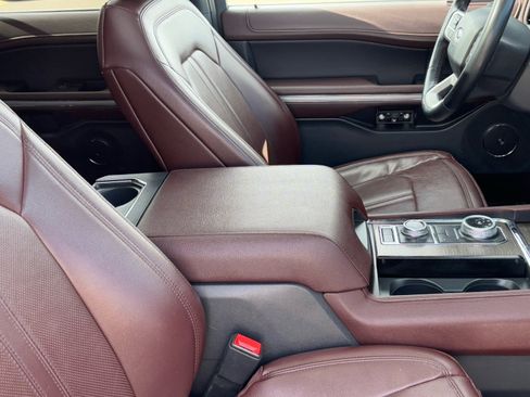 Used 2023 Ford Expedition Max Limited image 10