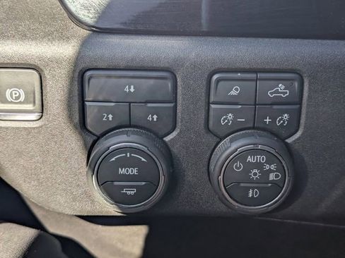Used 2025 Chevrolet Silverado 3500 LT w/ Safety Package AWD/4WD image 32