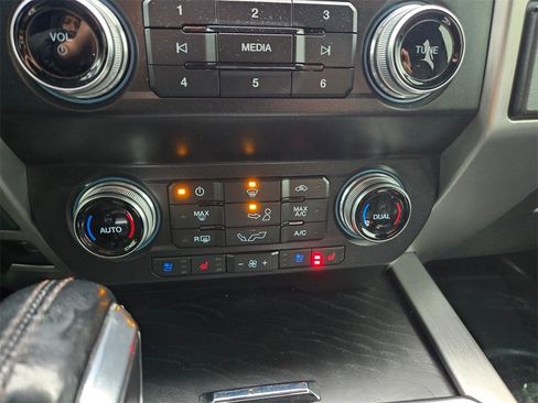 Used 2019 Ford F150 Platinum w/ Technology Package image 17