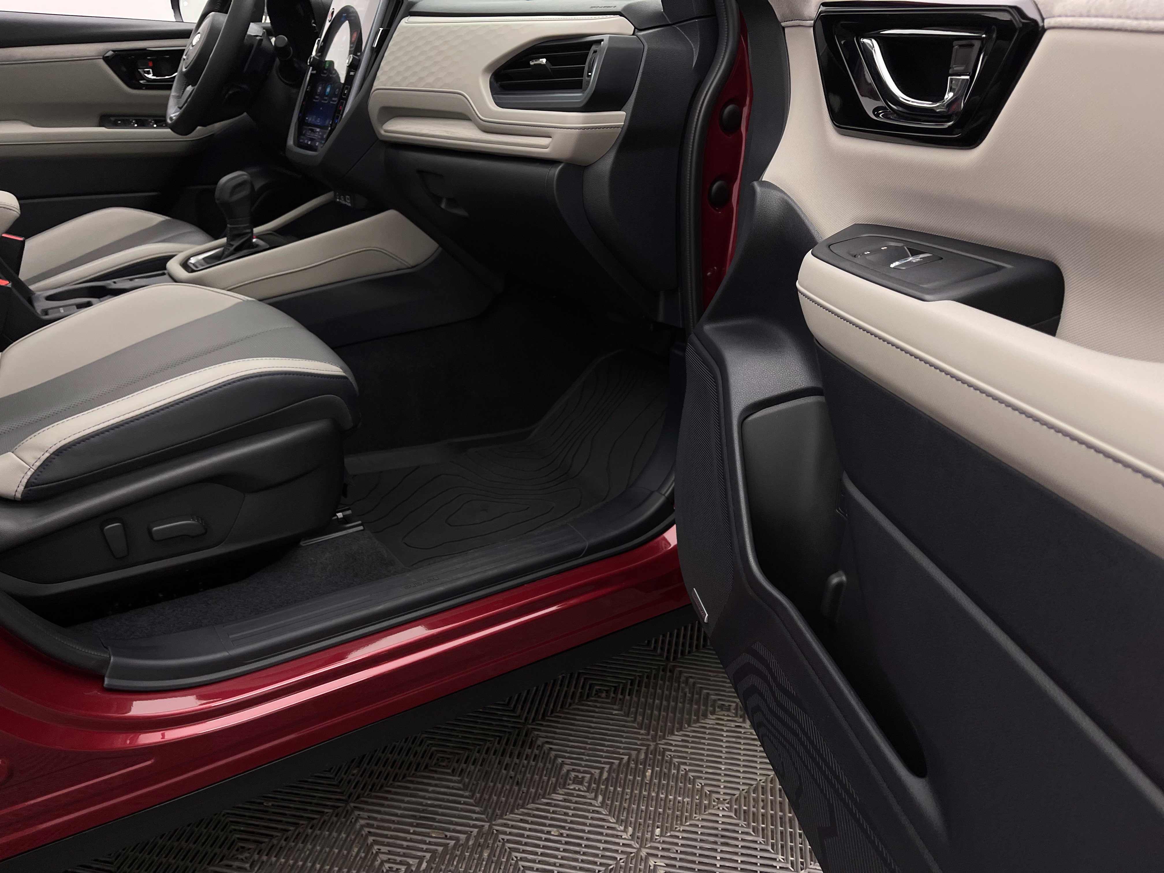 Used 2025 Subaru Forester Limited AWD/4WD image 35
