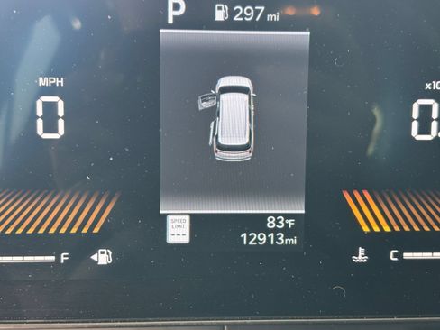 Used 2026 Kia Carnival FWD image 43