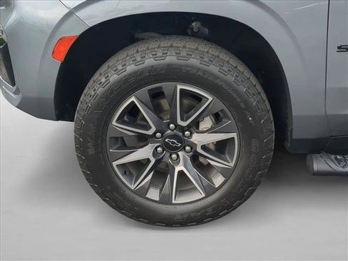 Used 2022 Chevrolet Suburban Z71 AWD/4WD image 24