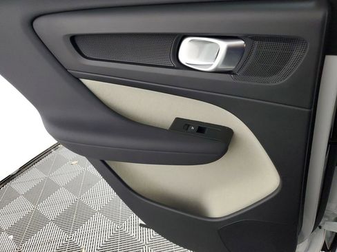 Certified 2026 Volvo XC40 B5 Plus w/ Protection Package Premier AWD/4WD image 18