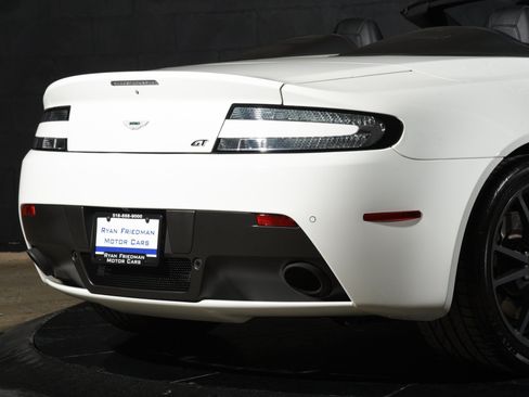 Used 2015 Aston Martin V8 Vantage GT RWD image 19