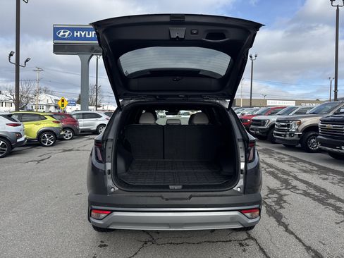 Used 2025 Hyundai Tucson Limited image 5