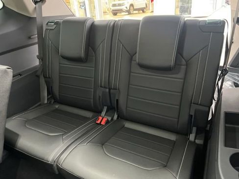 Certified 2025 Volkswagen Atlas SEL image 34