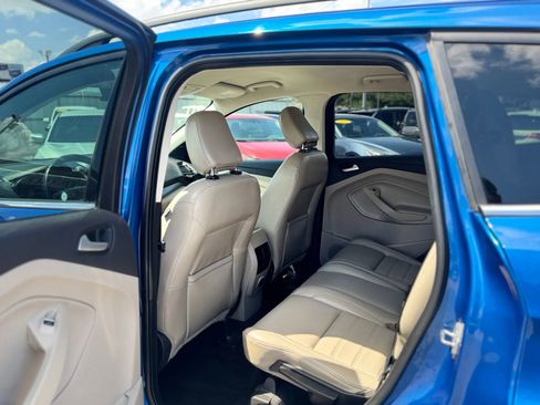 Used 2019 Ford Escape SEL image 19