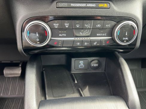 Certified 2022 Ford Escape SEL w/ Technology Package AWD/4WD image 13