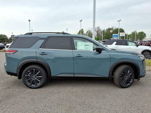 New 2026 Nissan Pathfinder SL AWD/4WD image 2