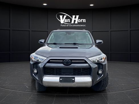 Used 2022 Toyota 4Runner TRD Off-Road Premium w/ Moonroof Package AWD/4WD image 2