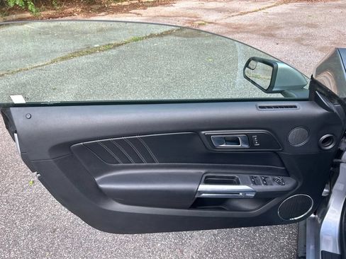 Used 2020 Ford Mustang Premium RWD image 13