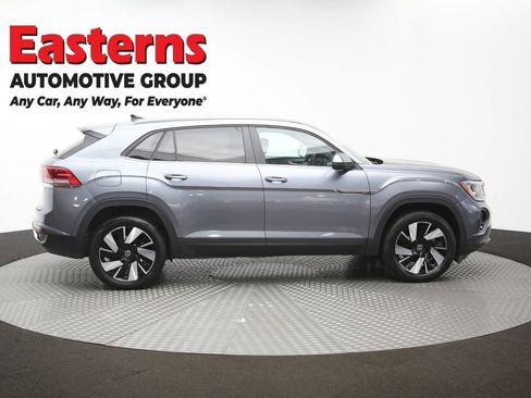 Used 2024 Volkswagen Atlas Cross Sport SE FWD image 41