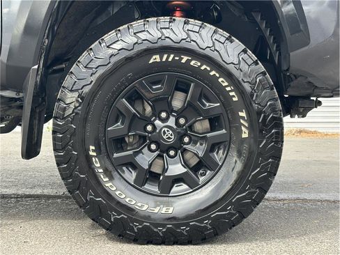 Used 2020 Toyota Tacoma TRD Off-Road w/ TRD Premium Off Road Package image 29