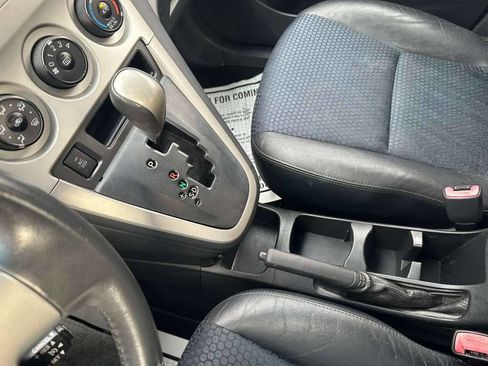 Used 2009 Pontiac Vibe GT image 18