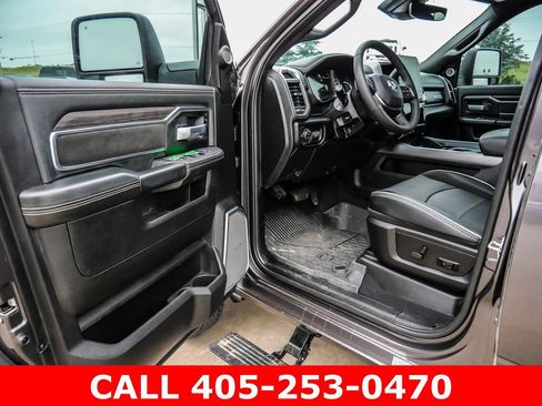Used 2025 RAM 3500 Laramie AWD/4WD image 54