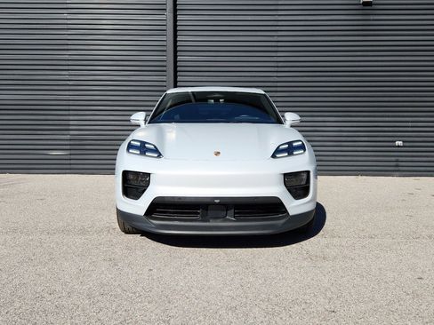 New 2026 Porsche Macan 4S Electric image 10