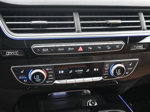 Used 2019 Audi Q7 3.0T Prestige w/ Prestige Package AWD/4WD image 19