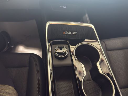 New 2026 Chevrolet Equinox LT w/ Convenience Package II image 16