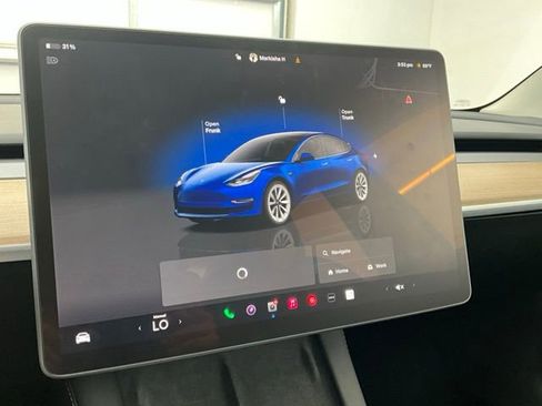 Used 2023 Tesla Model 3 Standard Range image 11