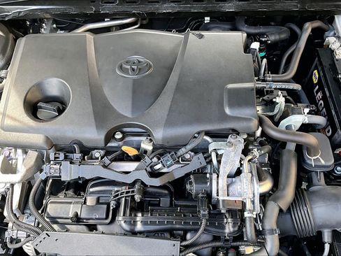 Used 2019 Toyota Camry XSE FWD image 33