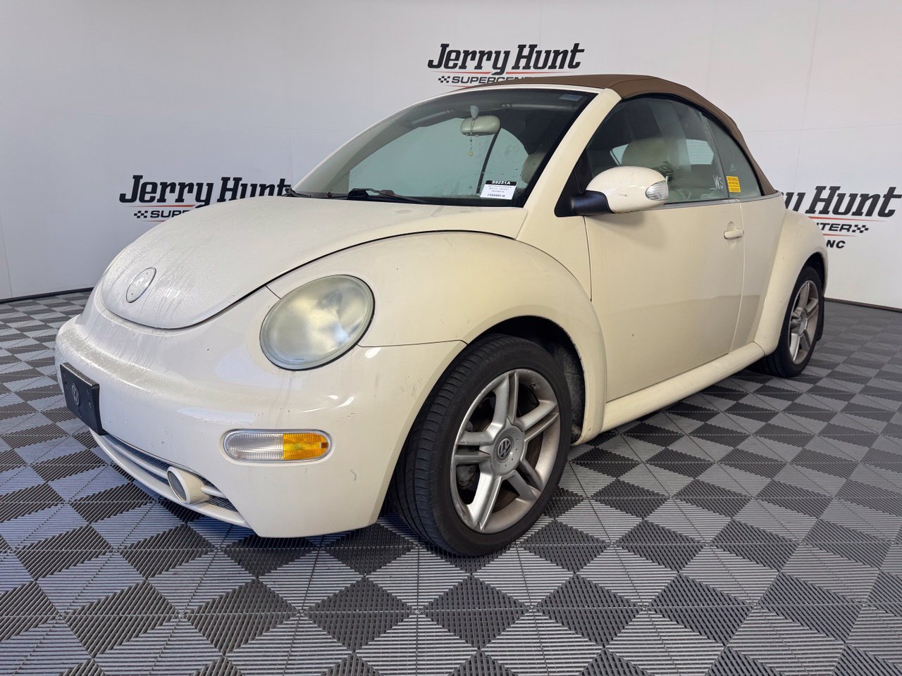 Used 2005 Volkswagen Beetle GLS FWD image 1