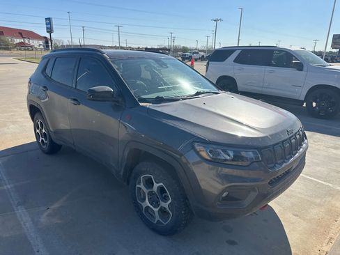 Used 2022 Jeep Compass Trailhawk w/ Sun and Sound Group AWD/4WD image 7