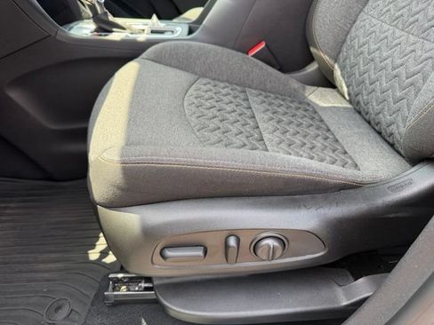 Certified 2023 Chevrolet Equinox LT FWD image 16