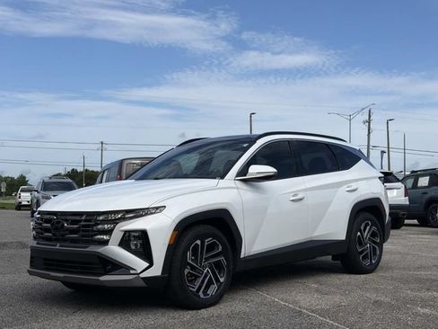 Used 2025 Hyundai Tucson Limited FWD image 12