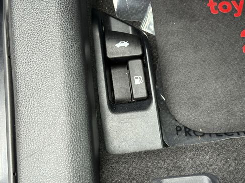 Used 2024 Toyota Corolla LE image 16