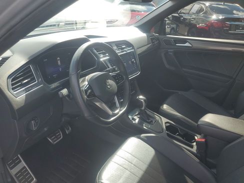 Used 2022 Volkswagen Tiguan SE R-Line FWD image 13