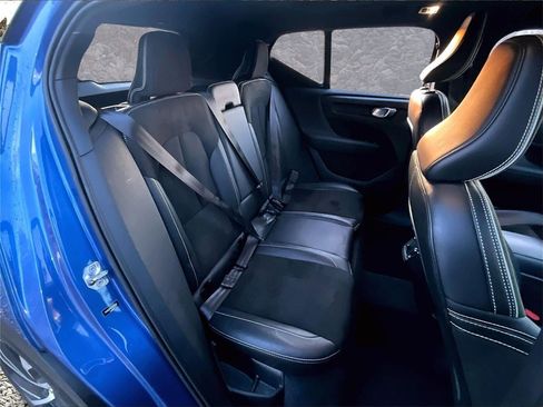 Used 2020 Volvo XC40 T5 R-Design w/ Protection Package Premier image 26