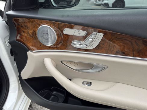 Used 2019 Mercedes-Benz E 300 4MATIC w/ Driver Assistance Package image 36