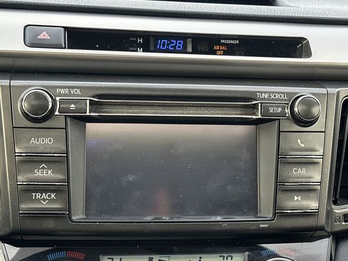 Used 2013 Toyota RAV4 XLE image 28