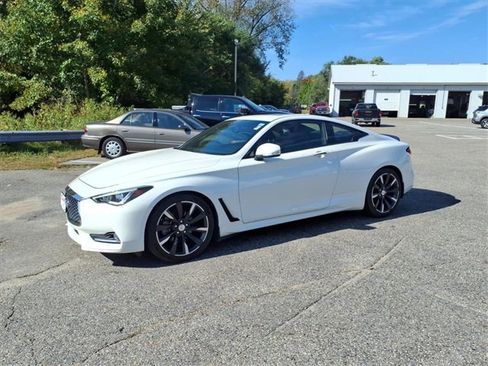 Used 2017 INFINITI Q60 w/ Premium Package image 8