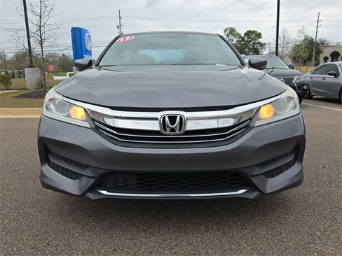 Used 2017 Honda Accord LX image 8