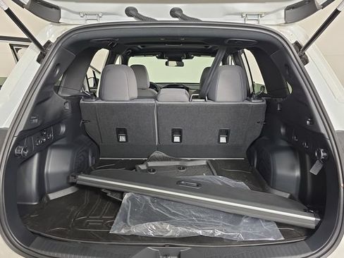 Certified 2026 Subaru Forester Premium w/ Base/Premium Package AWD/4WD image 28