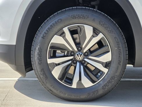 New 2026 Volkswagen Atlas SE FWD image 8