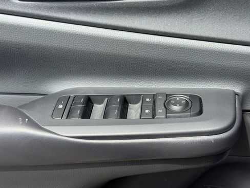 Used 2023 Toyota Prius LE FWD image 13